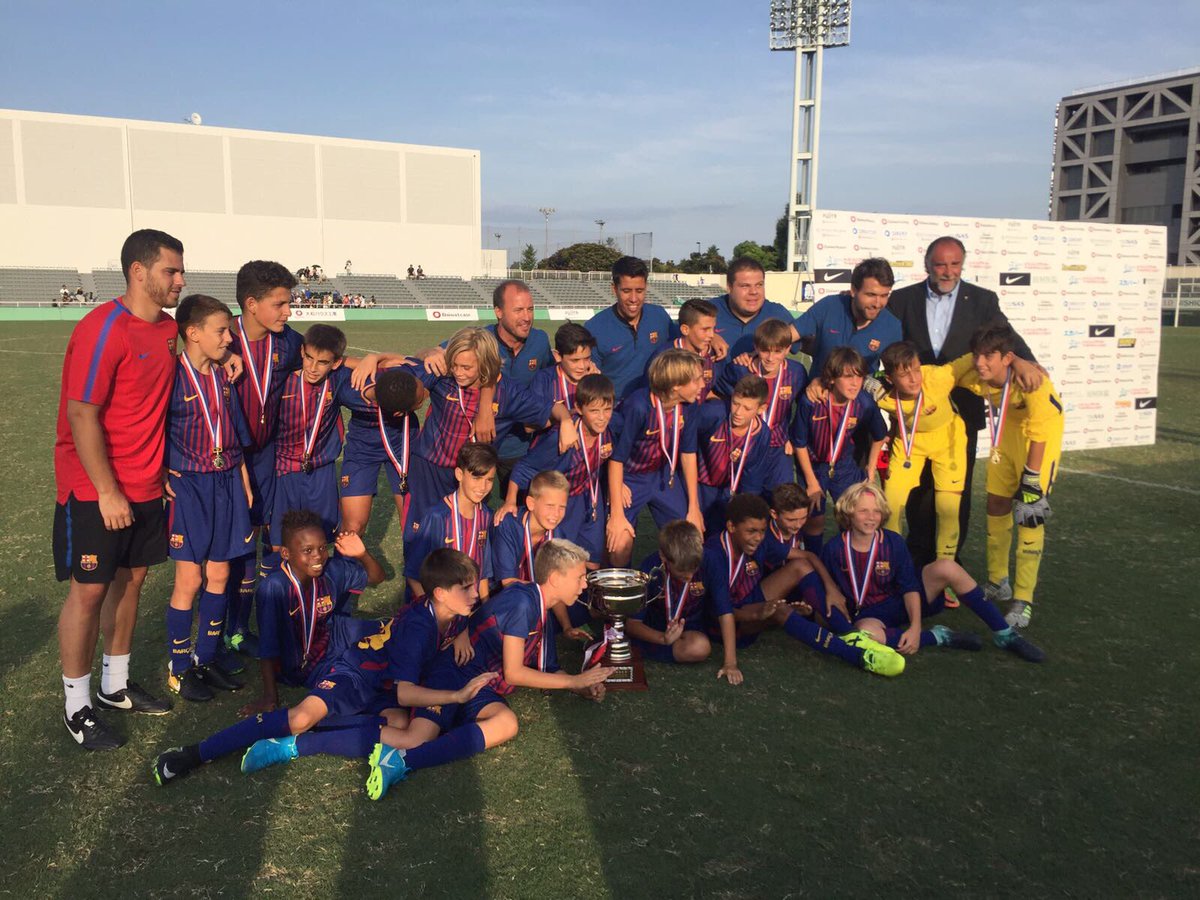 _elliot10's tweet photo. Campeones del torneo U-12 Junior Soccer World Challenger 2017. 

Gran experiencia en Japón. ⚽️💪🏾 🔵🔴Gracias @dlnfutbol .👍🏾 https://t.co/YFVLPMEMuI