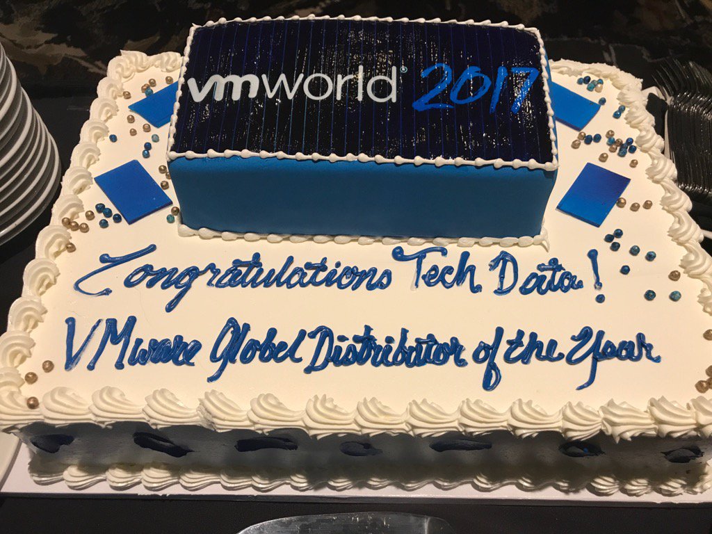 VictoriaWeezna's tweet photo. Thank you @VMware for the cake! #VMworld2017 @Tech_Data https://t.co/tt9pHQbVi8
