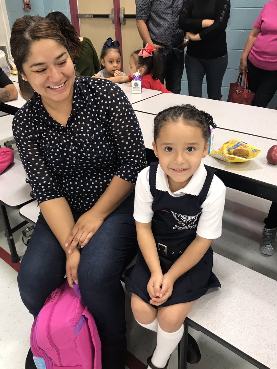 ddefalcons's tweet photo. Happy #firstdayofschool #canutillogrit #ddefalcons https://t.co/ilFaYKEPKn