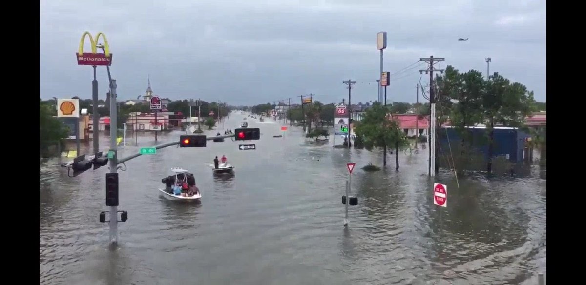tops36DOTcom's tweet photo. BEFORE &amp; AFTER
45S Gulf Fwy, Dickinson, TX 77539 Overlooking FM517 #houstonfloods #houstonflooding #HarveyStorm https://t.co/Ke2dTl8hp2