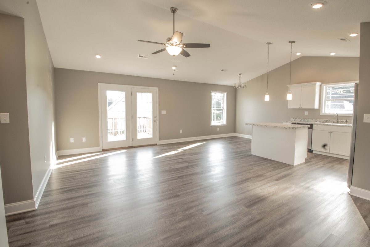 tn_realtor's tweet photo. #NewConstruction #UnionCourt #MaynardvilleTN 3br/2ba/2car gar. USDA 100%financing available. #TammieHill #RealtyExecutives 865-688-3232 https://t.co/FGTEmcjiwU