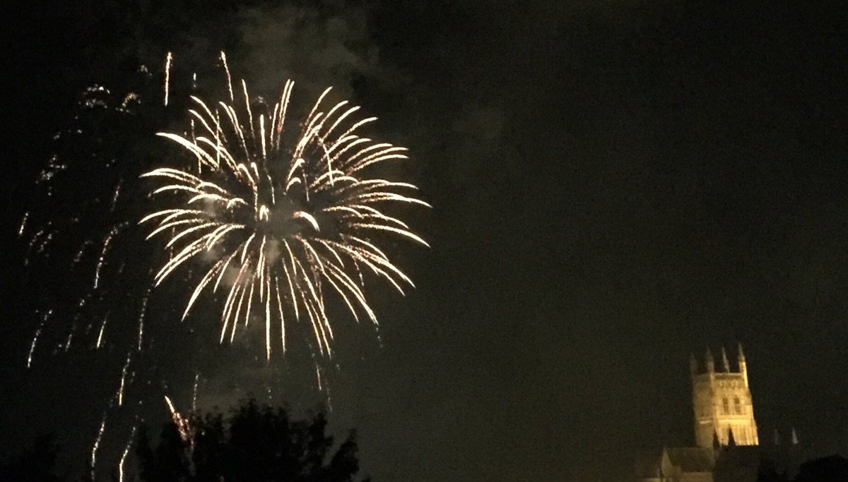 SuziShanks's tweet photo. Beautiful Worcester #Worcester #WorcesterFestival #worcesterfireworks #augustBH https://t.co/G1usLToJb6