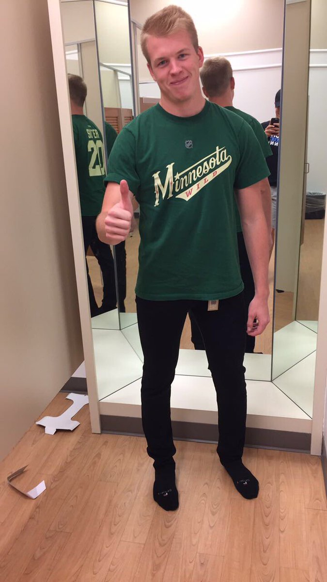 YamWickstrom's tweet photo. Found my new favorite pair of @LEVIS jeans at @Kohls. Slim fit style so they get skinnier towards the ankle-like the new fashion trend 😎 https://t.co/z0eAz3bIhn