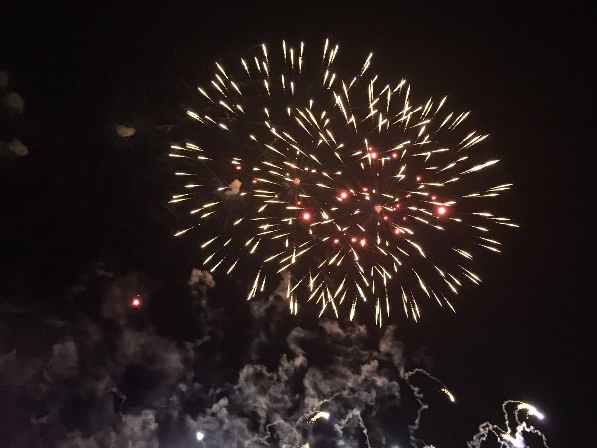 AshRegan_'s tweet photo. Amazing fireworks concert tonight. Perfect end to fab August in Edinburgh #EdintFest70 https://t.co/7sWcNRUoLW