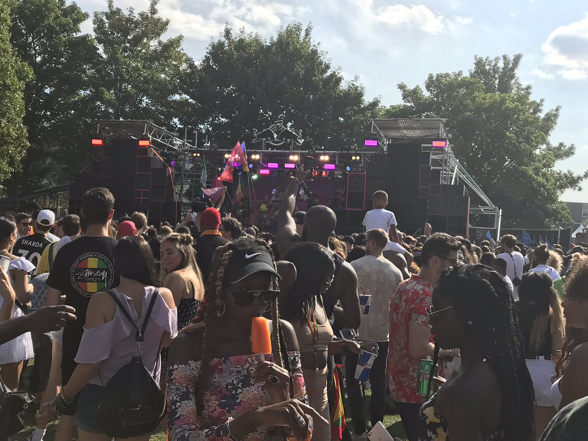 Electric_Fly's tweet photo. @Electric_Fly were at #nottinghillcarnival2017 designing and operating the lights in the Red Bull Music Academy #electricfly https://t.co/ZMHGrZV9xi