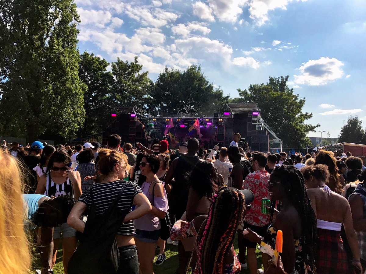 Electric_Fly's tweet photo. @Electric_Fly were at #nottinghillcarnival2017 designing and operating the lights in the Red Bull Music Academy #electricfly https://t.co/ZMHGrZV9xi