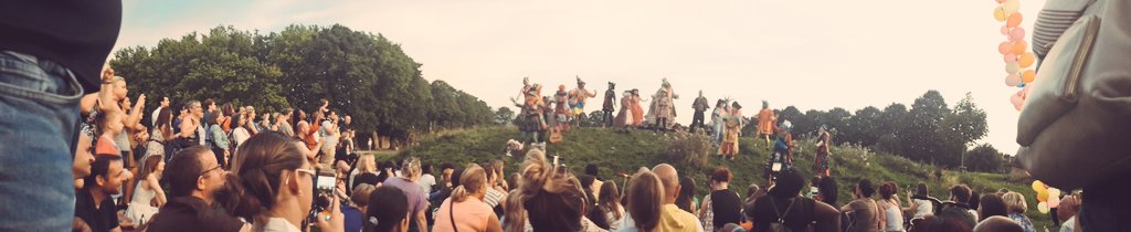 rosiemacpherson's tweet photo. Gorgeous evening in Lloyds Park for @sohotheatre #TheTurasMor  community project. Congrats everyone! https://t.co/Mmz0uOvKiC