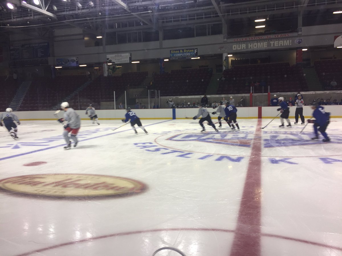SsideCapitals's tweet photo. Gallant vs Cameron is officially underway! #CapsArmyIsBack https://t.co/U5reLNyMNx