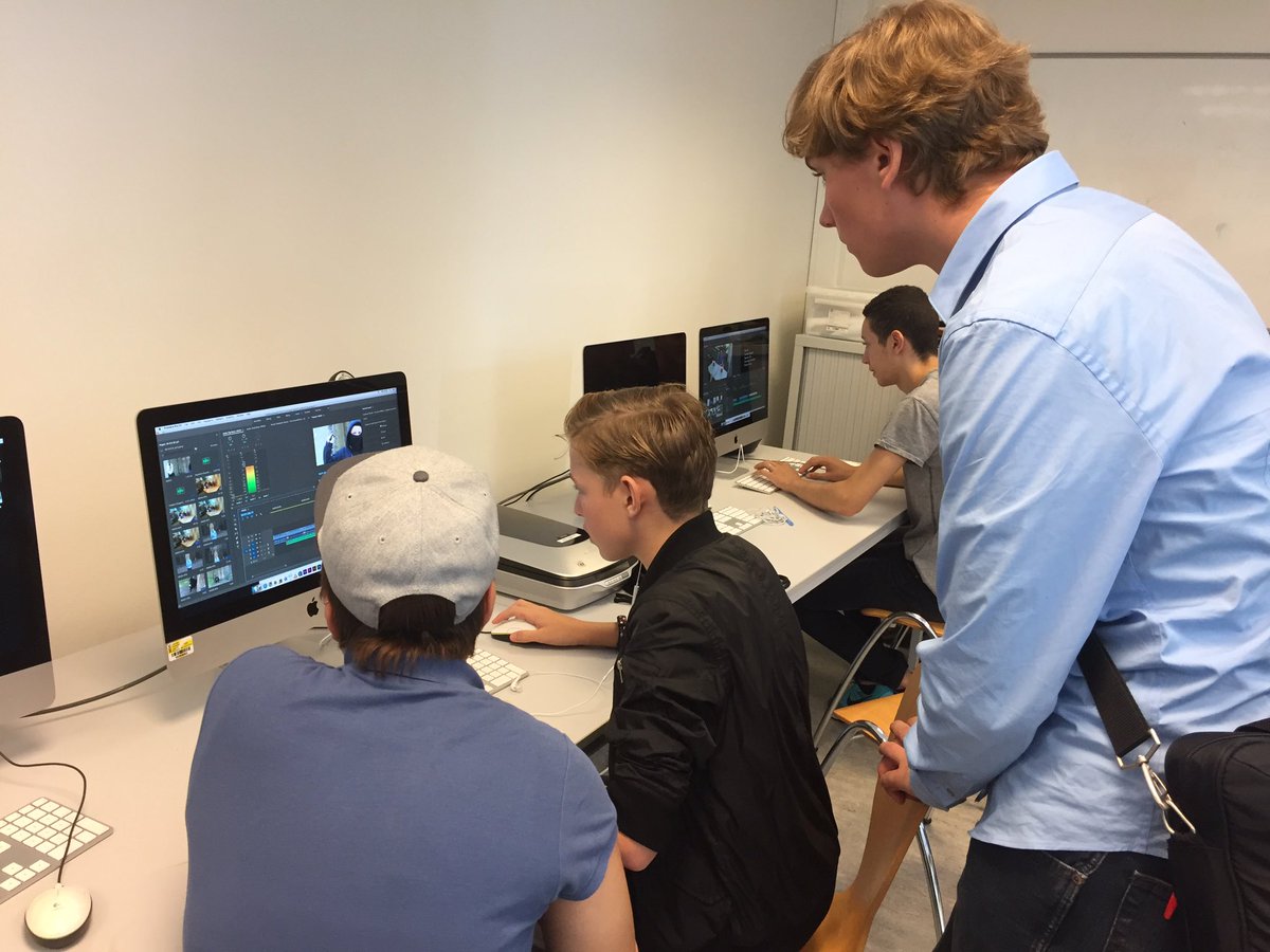 Vandaag hadden we de 1e 60 leerlingen voor de nff filmworkshops weer in huis #JKG #gregoriuscollege #mooibeginvantnieuweseizoen @uckutrecht