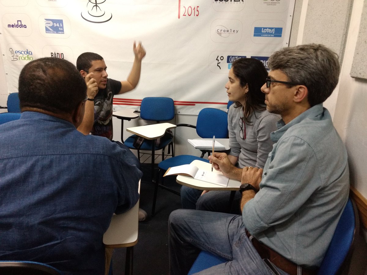 SaideiraCast's tweet photo. A primeira edição do workshop FAZENDO UM PODCAST foi um sucesso! A parceria com a Escola de Rádio do RJ segue para os próximos encontros https://t.co/M9SmXjvHiO