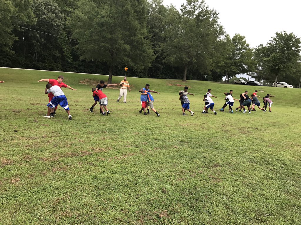 KCollinsTLMS's tweet photo. Teaching proper tackling technique at TLMS #FCSFirstDay @tlmstornados https://t.co/sgfpNHeAz2