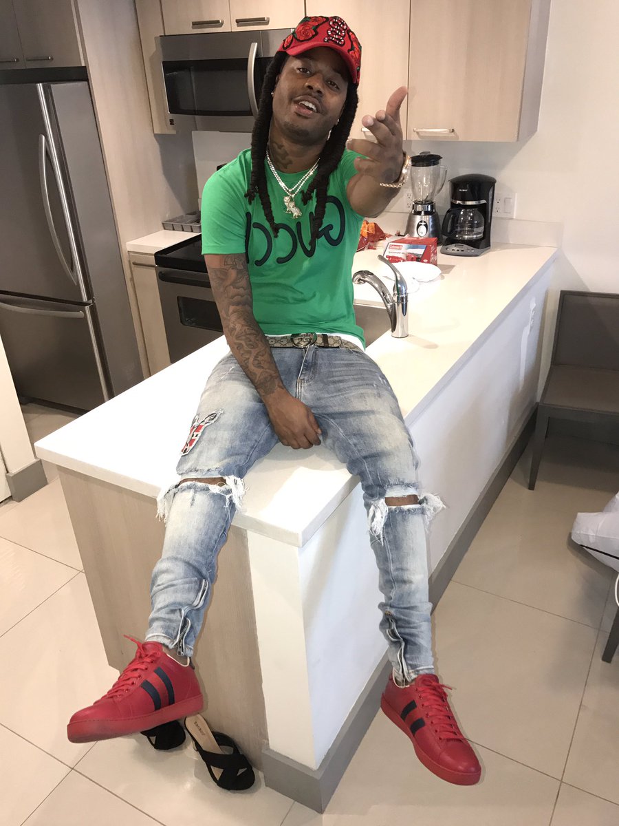AABMG's tweet photo. TAKE CARE OF YOOO PEOPLES AND GET  MONEYYY IN STAY OUT THE WAYY 🔥💯 #AABMG🚫ZEROGANG https://t.co/CYyPz4yUpU