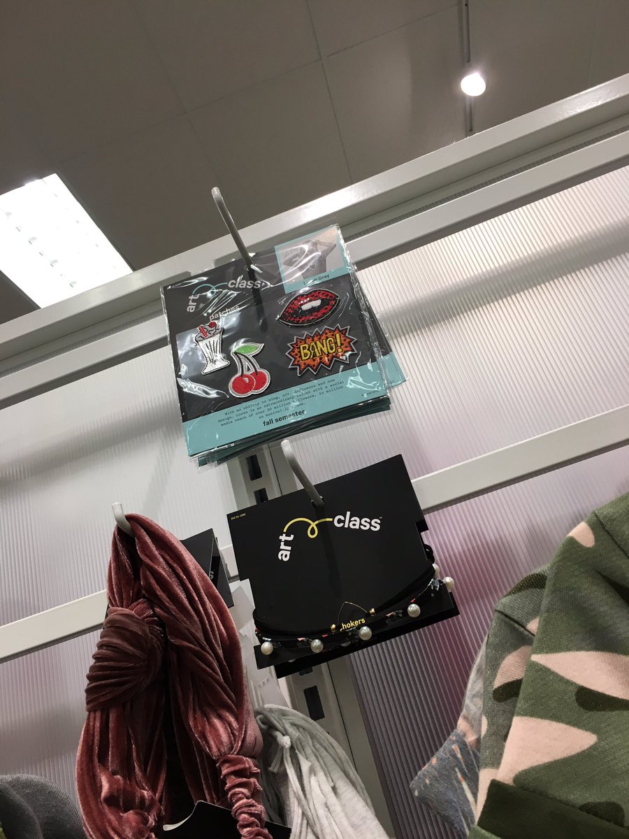 SPlDEYS's tweet photo. @beechloren02 proud of u:) i put ur patches in the front and i took one of the tags and bought some patches lmao luv ya https://t.co/RSNaGeXSle