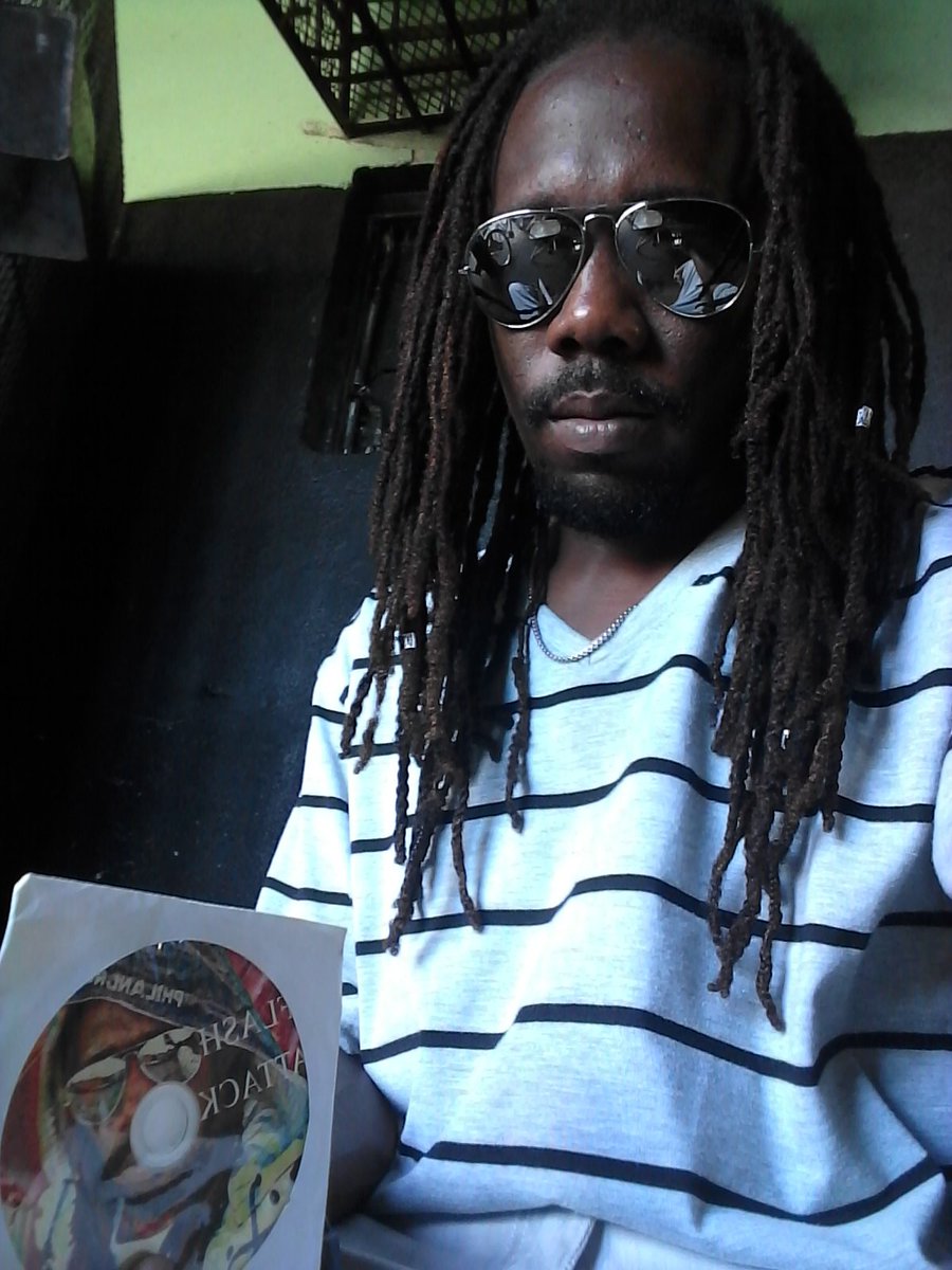 asashioliver's tweet photo. #Flash Attack still pon display get it #multigifted https://t.co/e0qbWPBRvI