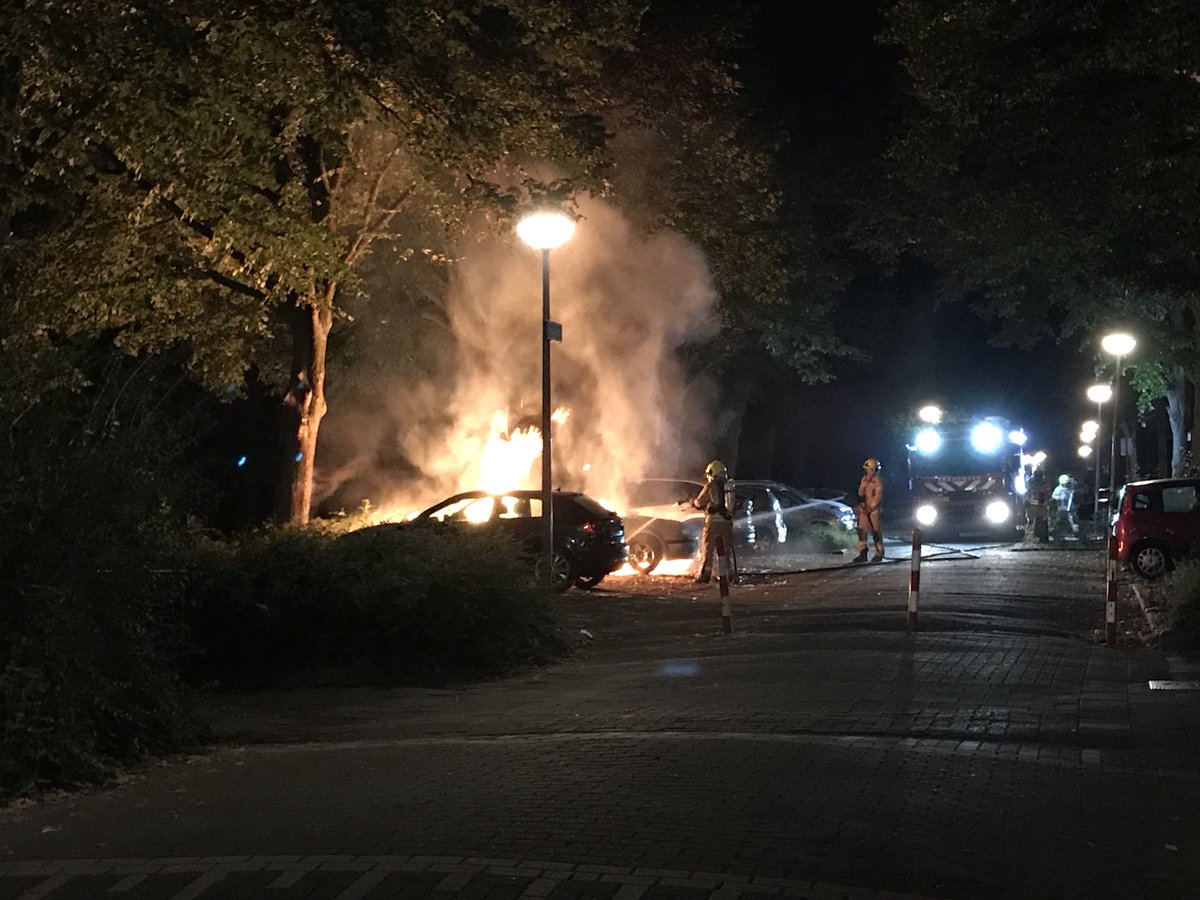 hidko's tweet photo. @RotterdamAlarm Brandweer ter plaatste. https://t.co/5d3xsByvte
