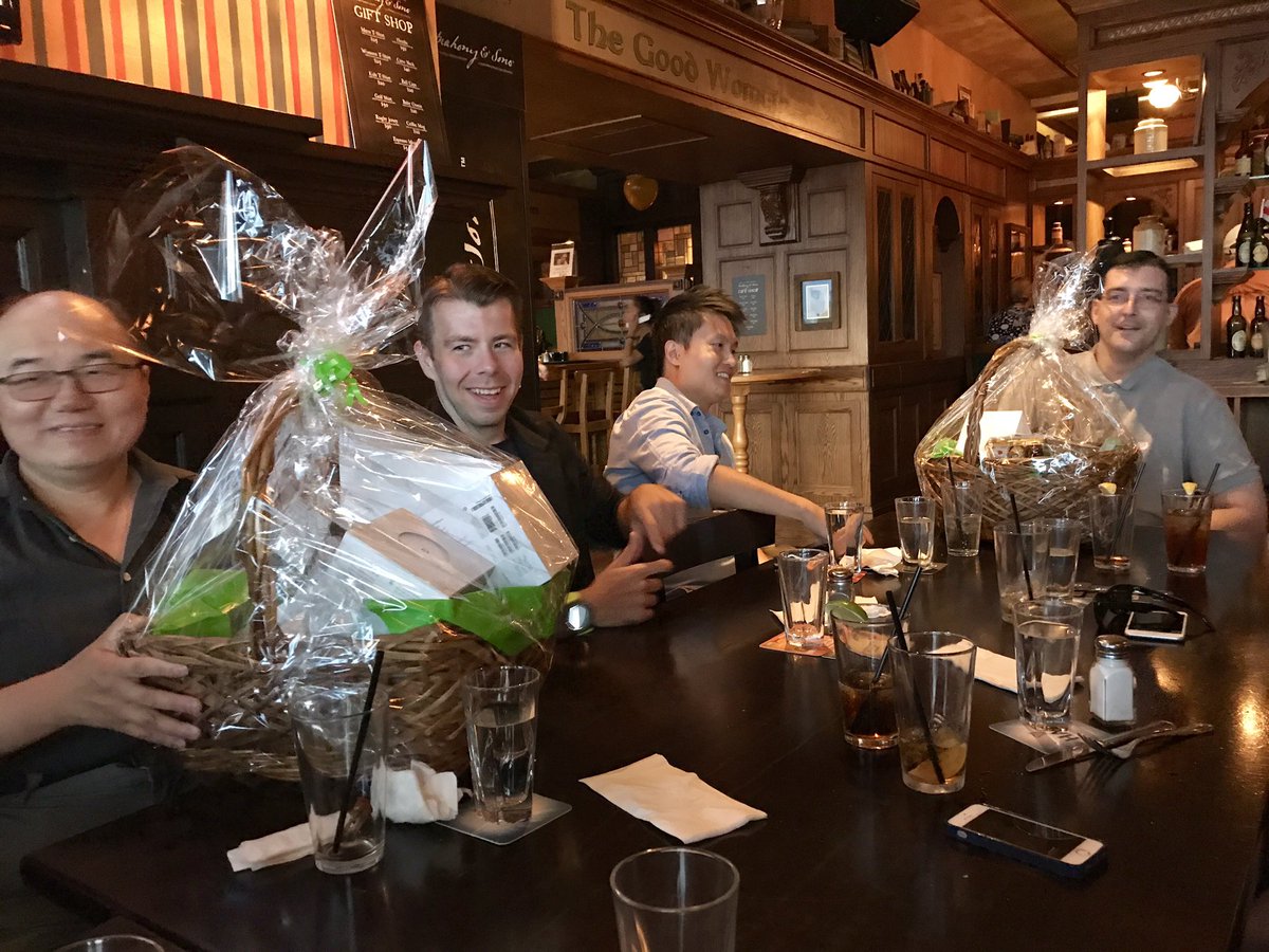 dimox9's tweet photo. Dinner with the #TELUS Neighbourhood power users! #CPU #GameofNerds #Goodtimes #Legendary #Stories https://t.co/4x6ZmL98a2