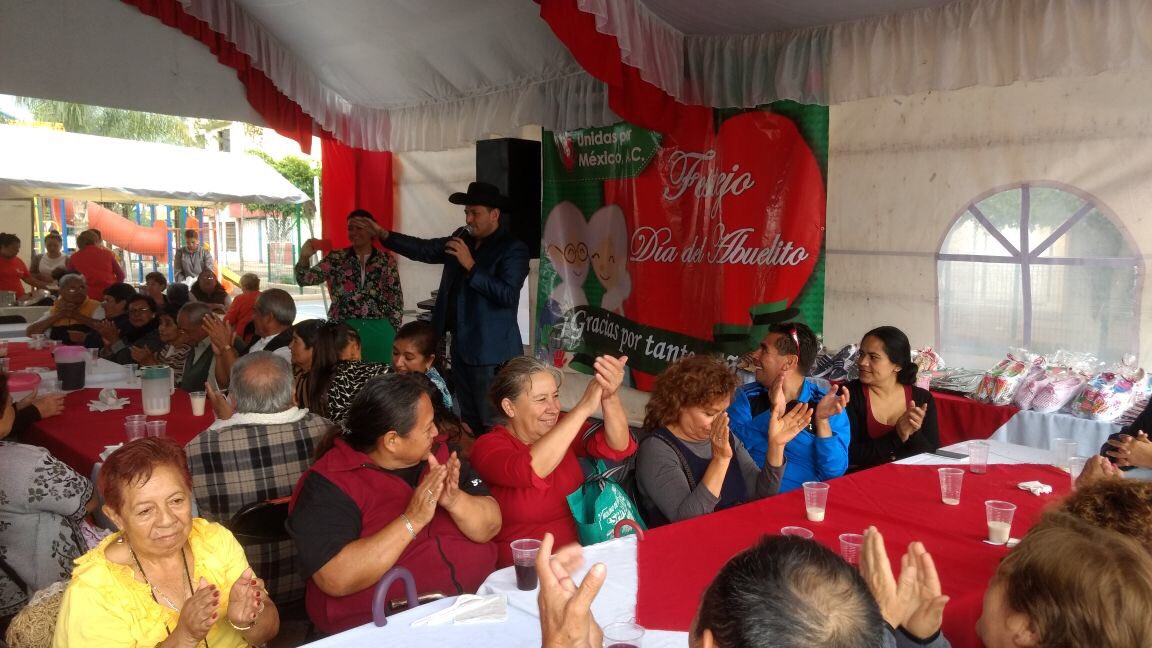 alma_quiles's tweet photo. Convivió Día Del Adulto Mayor, Día de nuestros Abuelitos en Izcalli Nezahualcóyotl ... https://t.co/LEVhs8nE9X