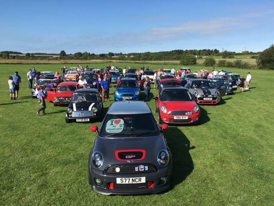 EastAnglianJob's tweet photo. A massive thank you to all that came along to the 2017 #NMOC #EAJob. Brilliant fun and we all thoroughly enjoyed it #Mini #MiniFamily https://t.co/vGpoa0i8GI