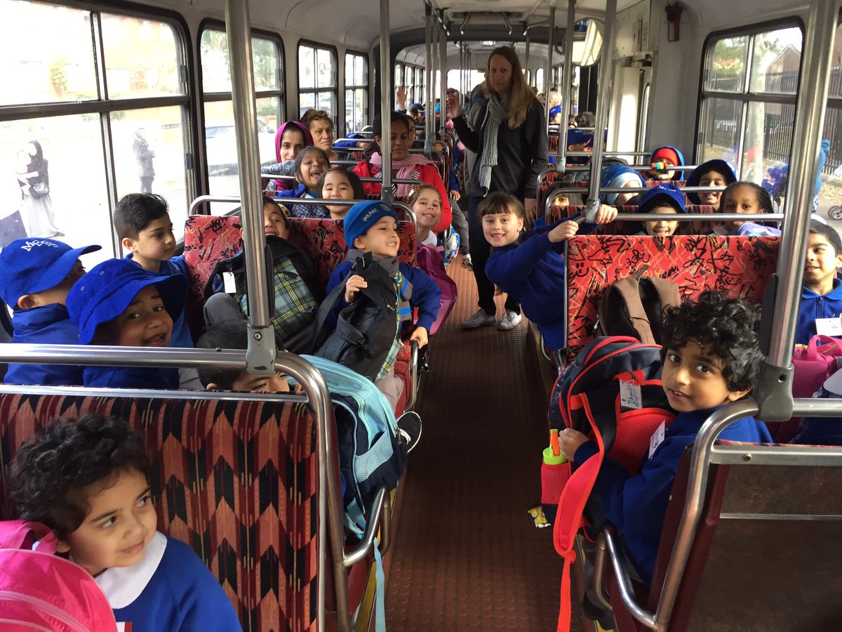 merrylandseast's tweet photo. Kindergarten is on its way to Featherdale for a day full of learning! #Kindergartenexcursion https://t.co/3rnnBJhIxq