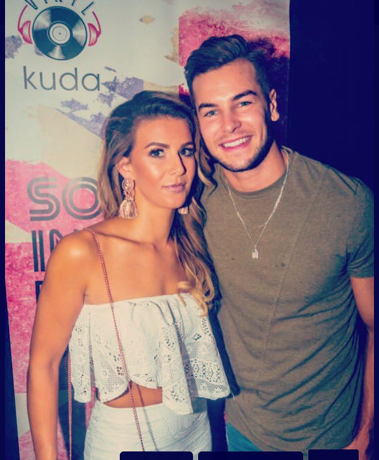 Missxchellex's tweet photo. This literally made my birthday weekend, having a picture with @chrishughes_22  such a sweet guy 👌🏼 https://t.co/8YGc7Kcv9E