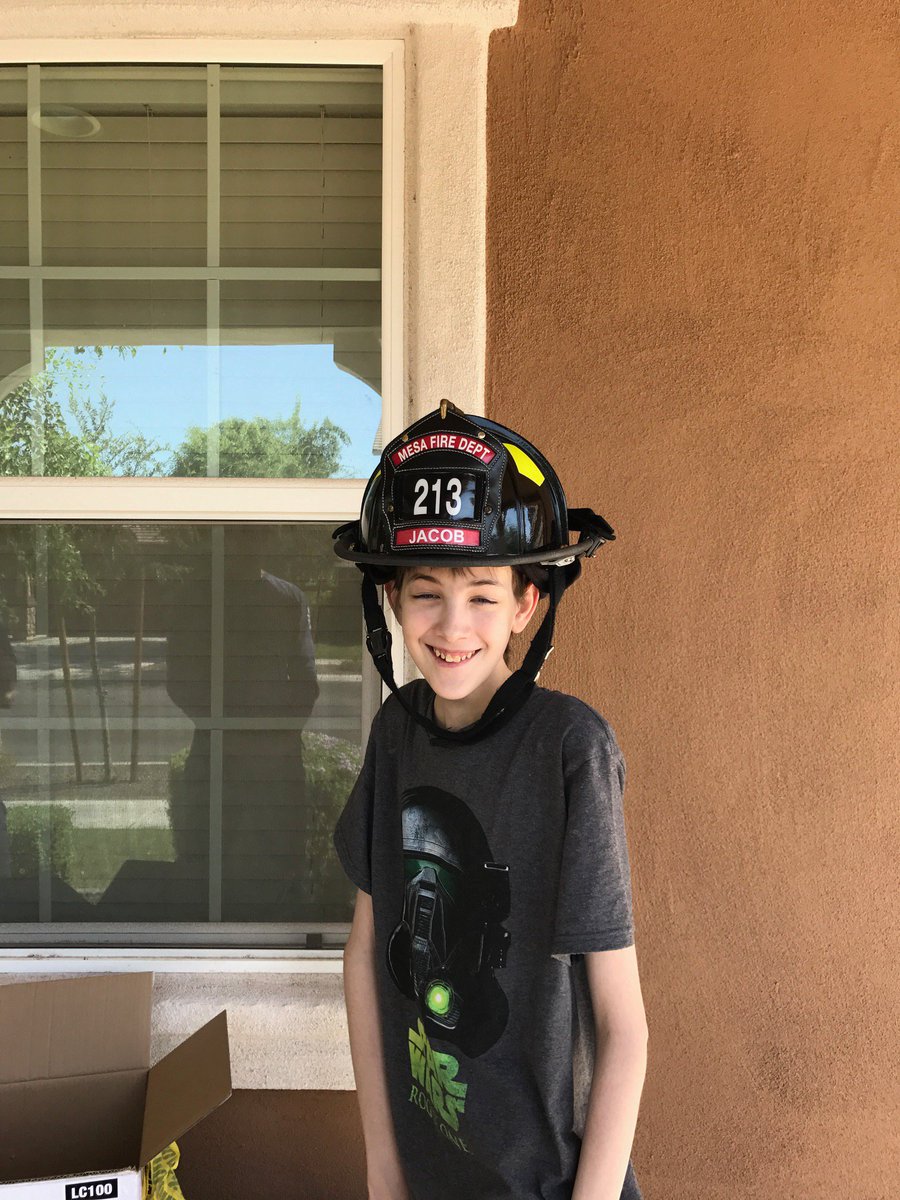 MesaFireDept's tweet photo. Happy 15th Bday @mightyjake828 !🎂 Delivered helmet + cards to add to his goal of receiving 100k bday cards #CardsForJake #mightyjake #mesa https://t.co/bkl0N7CejC