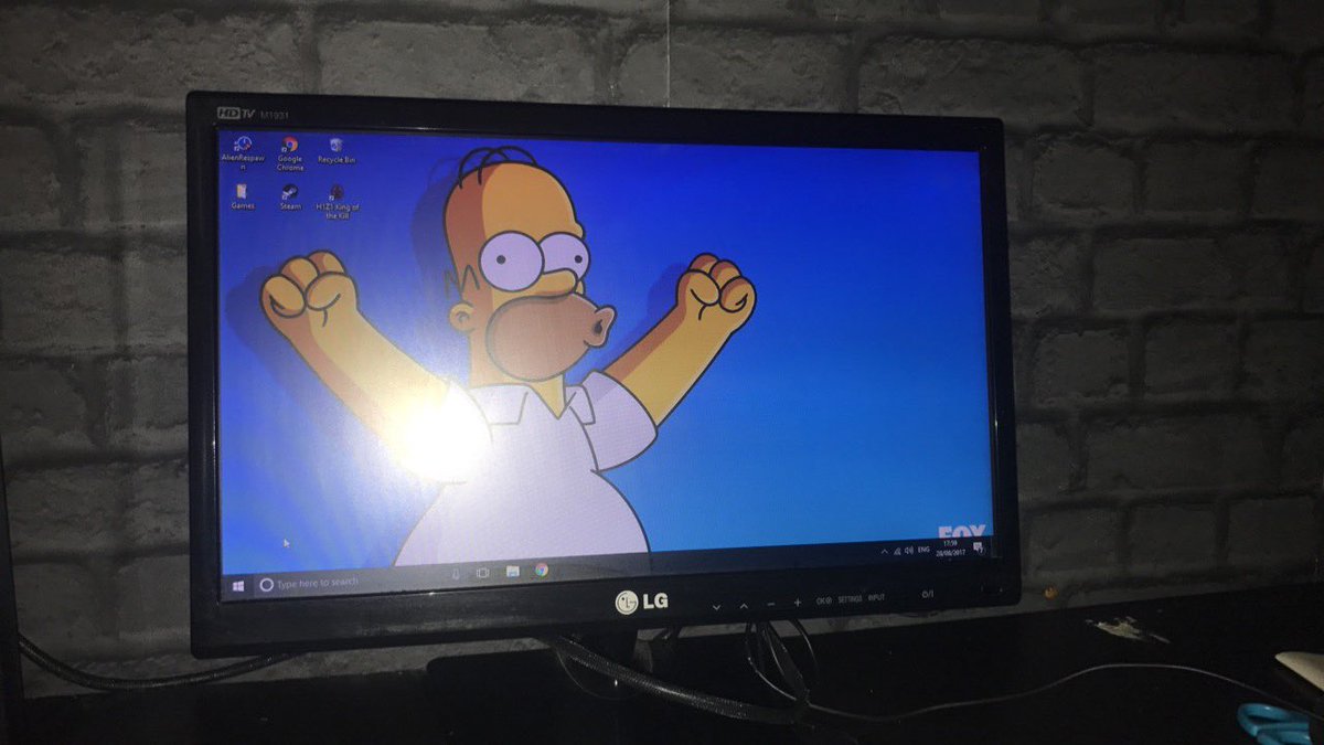 HydroGrind's tweet photo. 📢🔥SELLING - Alienware X51 with monitor / mouse / keyboard - Message for specs and more detail ! #Alienware #Selling #Gamers #Pc #gaming https://t.co/02Tt7rMR7h