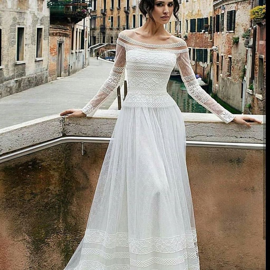 BrideMinded's tweet photo. #haremsbrides #classic @bridesdaydream #elegantgown #detailedfabric #bridalfashion #weddinggown #mode #gettingmarr… https://t.co/EptnU2AvuR https://t.co/OGBk10jTTh
