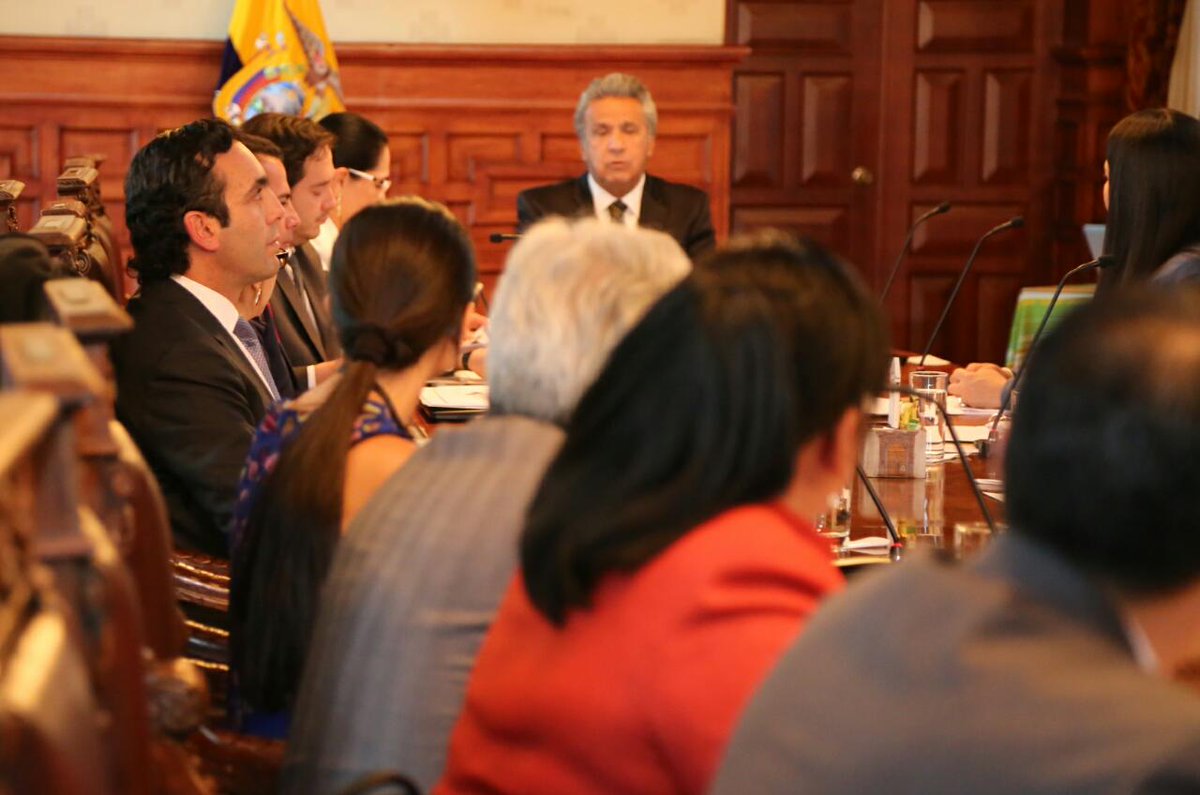 CampanaPablo's tweet photo. ¡Cada día trabajamos por generar más programas en beneficio del Ecuador! Participamos junto a @Lenin en Comité #ConsejoProductivoTributario. https://t.co/eruOCdcIWu
