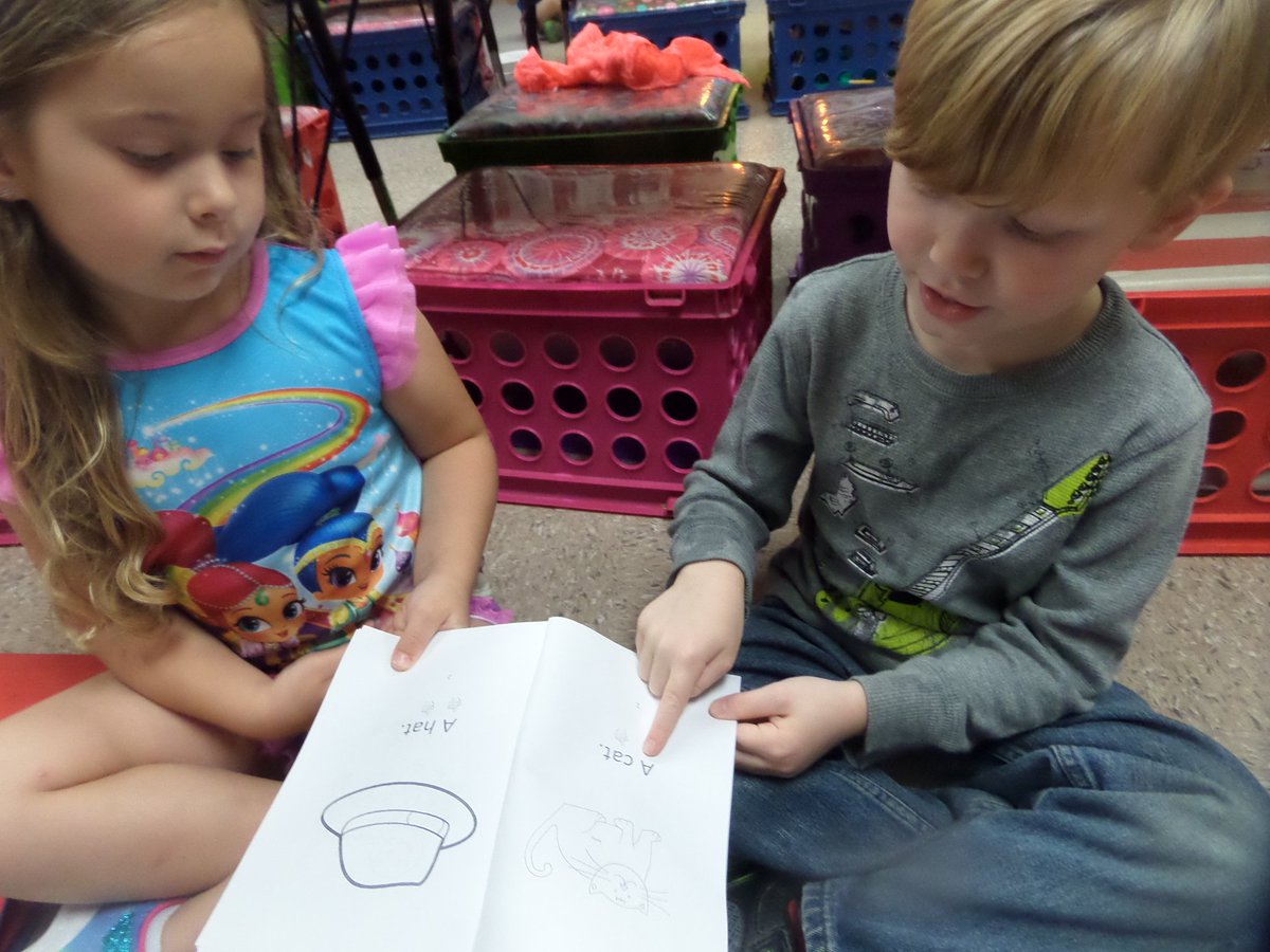 LeppanenShari's tweet photo. KDG Students in Room 18 learn how to read in EEKK position.@RBElementary https://t.co/jyKcTua1Kt