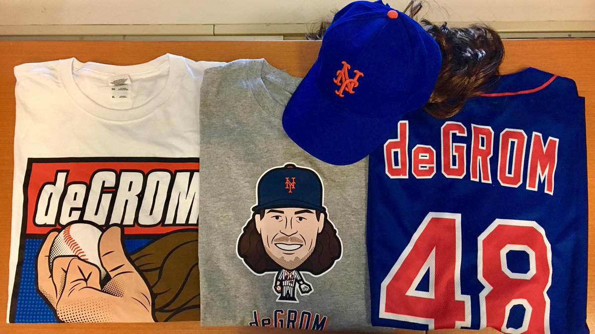 Mets's tweet photo. RT for your chance to win this @JdeGrom19 package!

Rules: https://t.co/S8Eweh4lYG https://t.co/MOIwzkzkcb