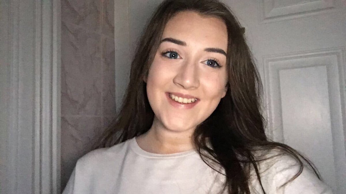 positive__dolan's tweet photo. 🌹 T U E S D A Y 🌹

#TuesdaySelfie 

Have a good day ✨

@GraysonDolan @EthanDolan https://t.co/LIldbSWY4U