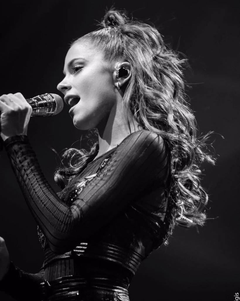 TiniStoessel's tweet photo. FALTA POCO PARA VERNOS OTRA VEZ LATINOAMÉRICA!!! Primer destino---> LIMA! 8/9/17  #GotMeStartedTour 💕🔜🔥😃🇵🇪 link en… https://t.co/8OB2dnOi3Y https://t.co/gb5nr1t7Ym