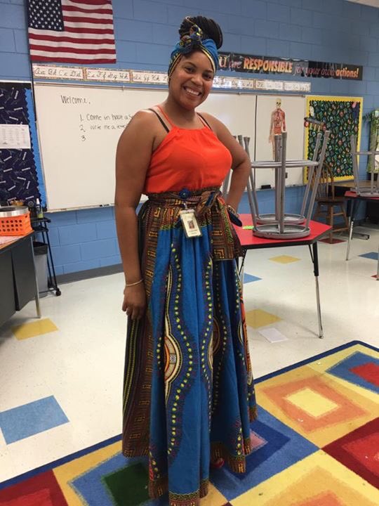SynCityyTV's tweet photo. Growing up I wish I had a teacher that looked like this. Showin me that im represented!!! You changing the world bestie❤️#MsSims @LeLe_Ali https://t.co/4INxigiMmu