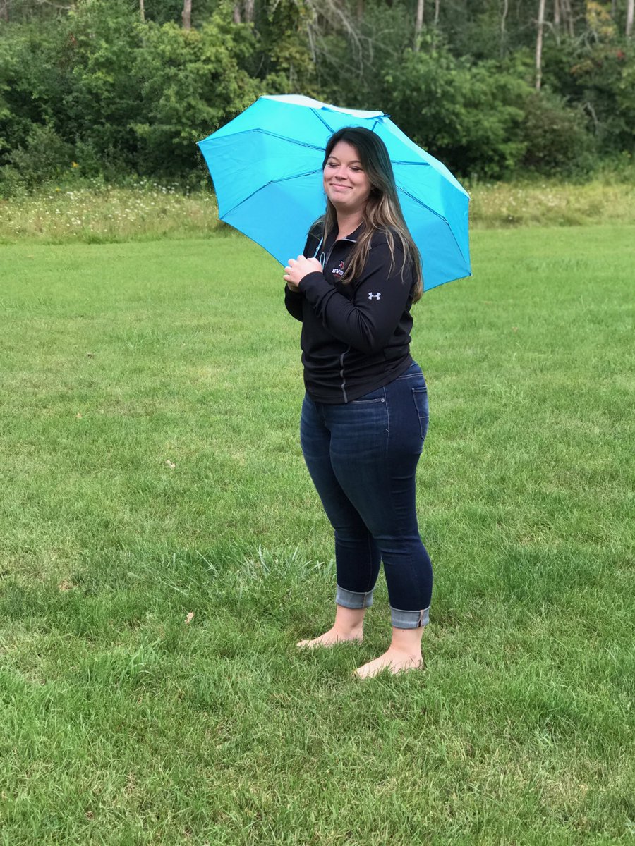 corinne_barnes3's tweet photo. Making the best of this rain for #SVSUFirstDay ☔️ https://t.co/VbG8EON2DU