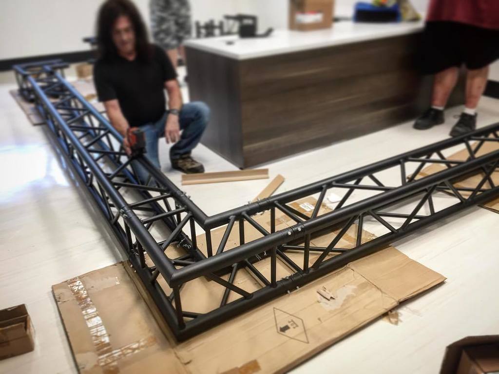 VimyAcademy's tweet photo. The rigging is going up in the #VimyMediaCenter #vimyrenos #vimyproud#co https://t.co/aiKqhfrDfH