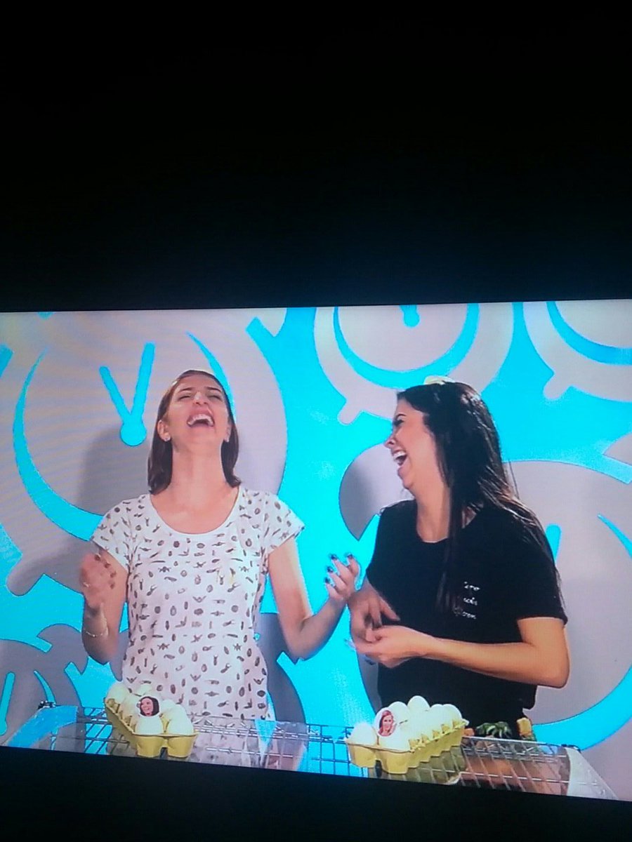 trindadeadria's tweet photo. #LiveDepoisDas11 eu to assim... Kkkkk https://t.co/qIRjmazsdQ