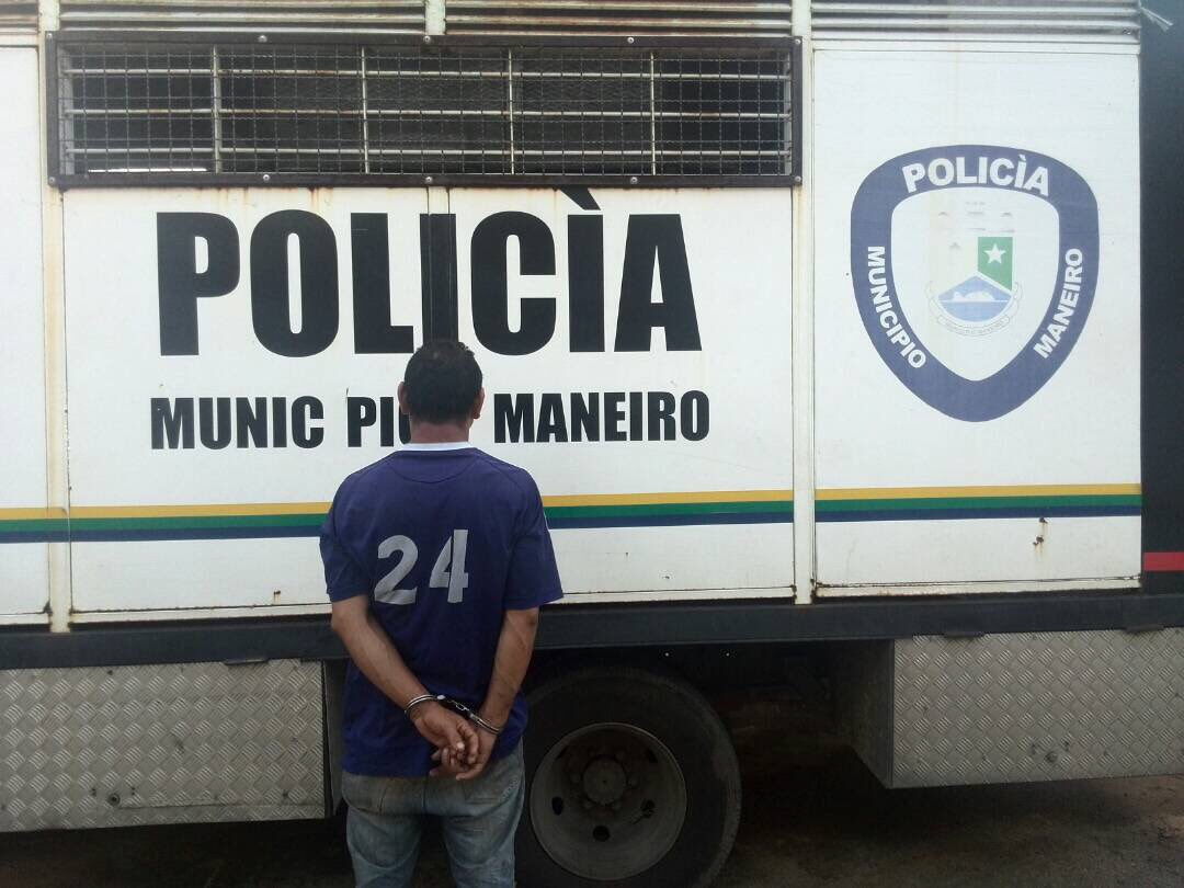 POLICIA DE MANEIRO tweet media