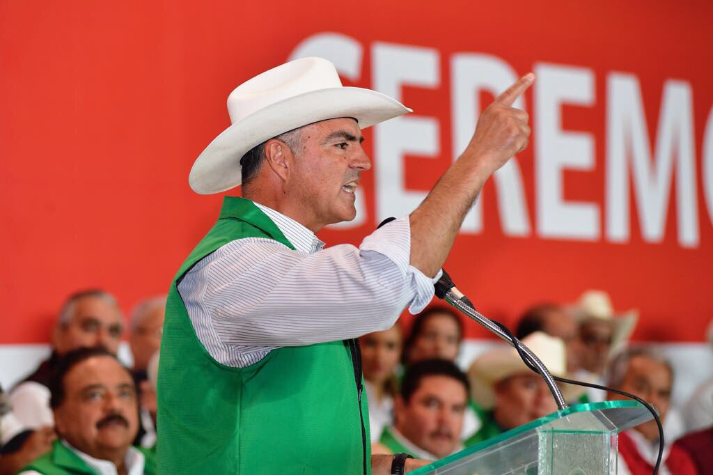 JorgeNarvaezN's tweet photo. Acompaño al Srio. @ppcalzada en el evento de clausura del 79 Congreso Nacional de la @CNC_CEN en #Zacatecas https://t.co/nIvtuo6uPY