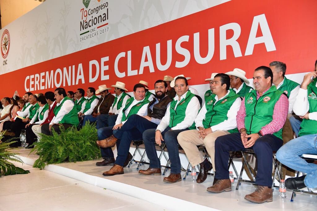 JorgeNarvaezN's tweet photo. Acompaño al Srio. @ppcalzada en el evento de clausura del 79 Congreso Nacional de la @CNC_CEN en #Zacatecas https://t.co/nIvtuo6uPY