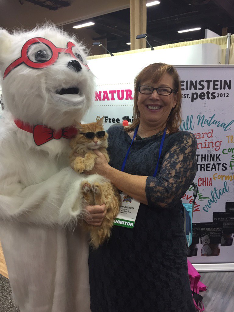 Annimallover's tweet photo. .@superzoo Samson &amp; I met with @Einstein_Pets Congrats 2 #KellyIson 4 being fellow #wipin #womanoftheyear finalist! https://t.co/PXOsoKPpwj