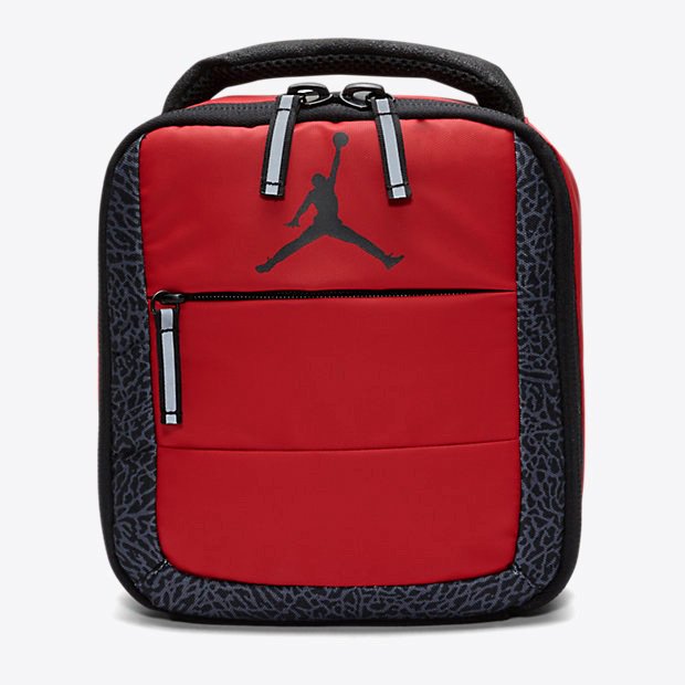 J23app's tweet photo. Jordan Lunch Totes on Nike

Cool Grey -> https://t.co/L4IWFfTgH7

Gym Red -> https://t.co/rEFmljke4b https://t.co/AgspdYEUxW