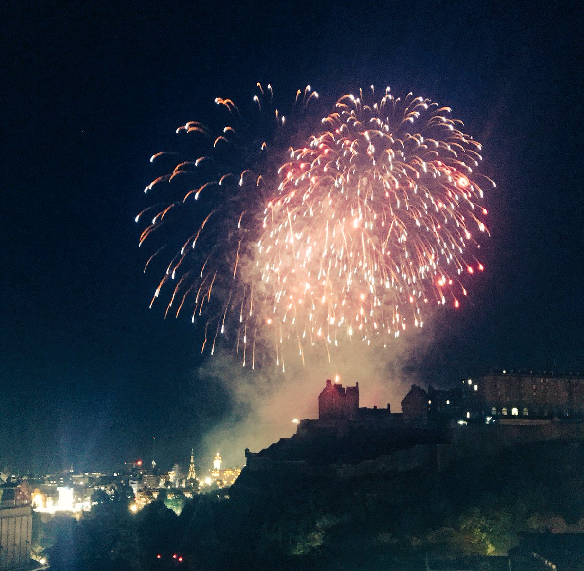 elliotbibby's tweet photo. Great night performing my corporate close-up #magic for @SLA_plc in #Edinburgh
Amazing view of #VMFireworks too! #EdFringe70 https://t.co/uQEAhrjisK