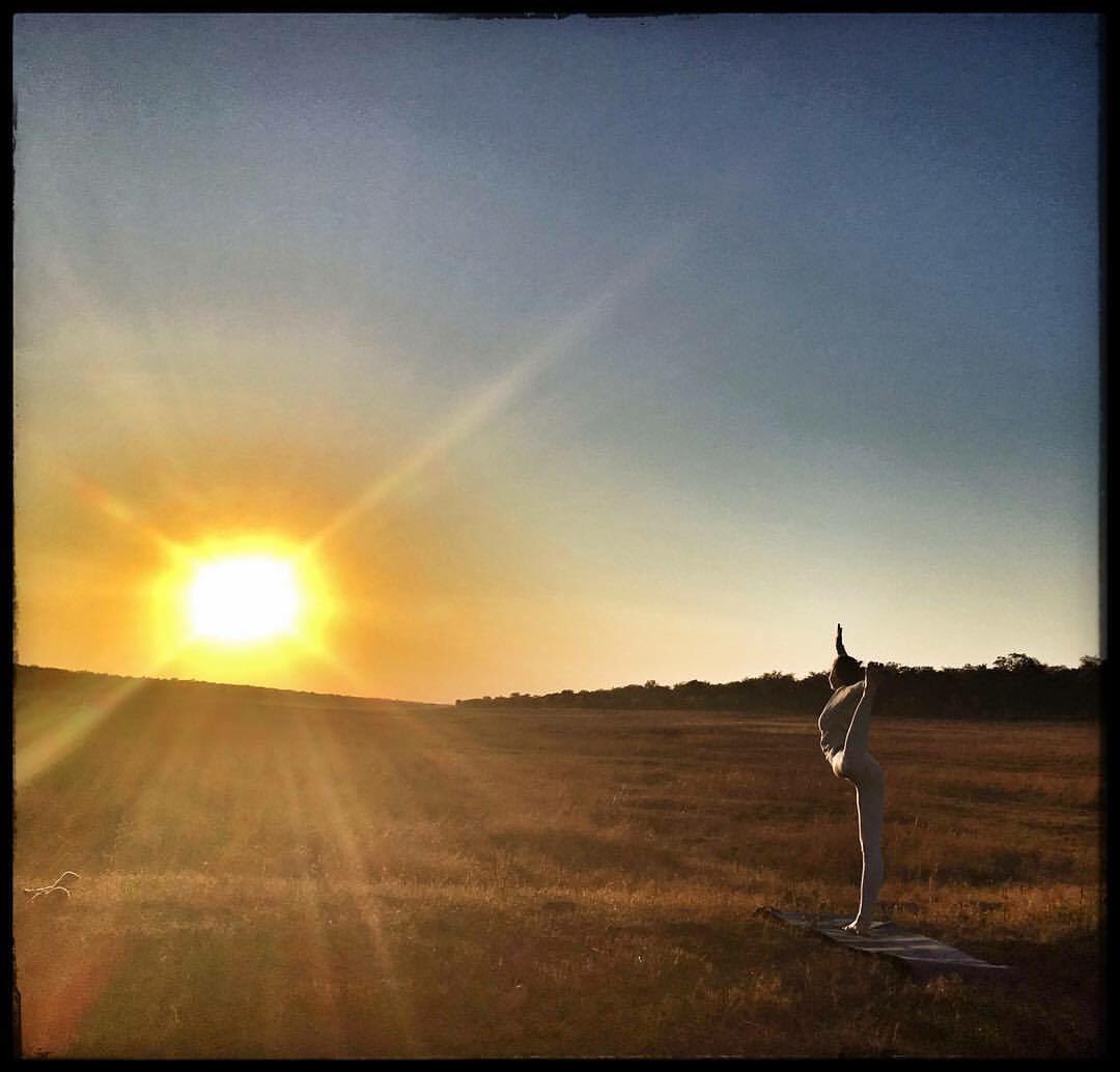 Destination_Zim's tweet photo. A healthy body is a healthy mind. GoodMorning Earth,GoodMorning Sun,GoodMorning People!Wishing U a beautiful da #SableSands #yoga #Zimbabwe https://t.co/jBpmSvm6tj