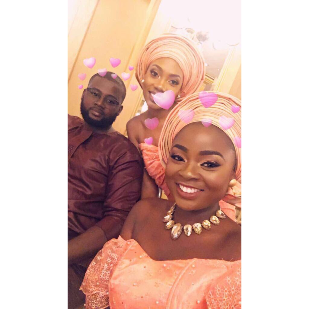 Imperfect_Lola's tweet photo. Canada was amazing! #MeetTheOlowoyos #PrimarySchoolFriends #BridesmaidDutyOnFleek https://t.co/xsPH9ZEziA