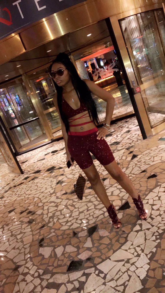 DiamondInParis's tweet photo. Baddie✨ https://t.co/MiYf3iC8B4