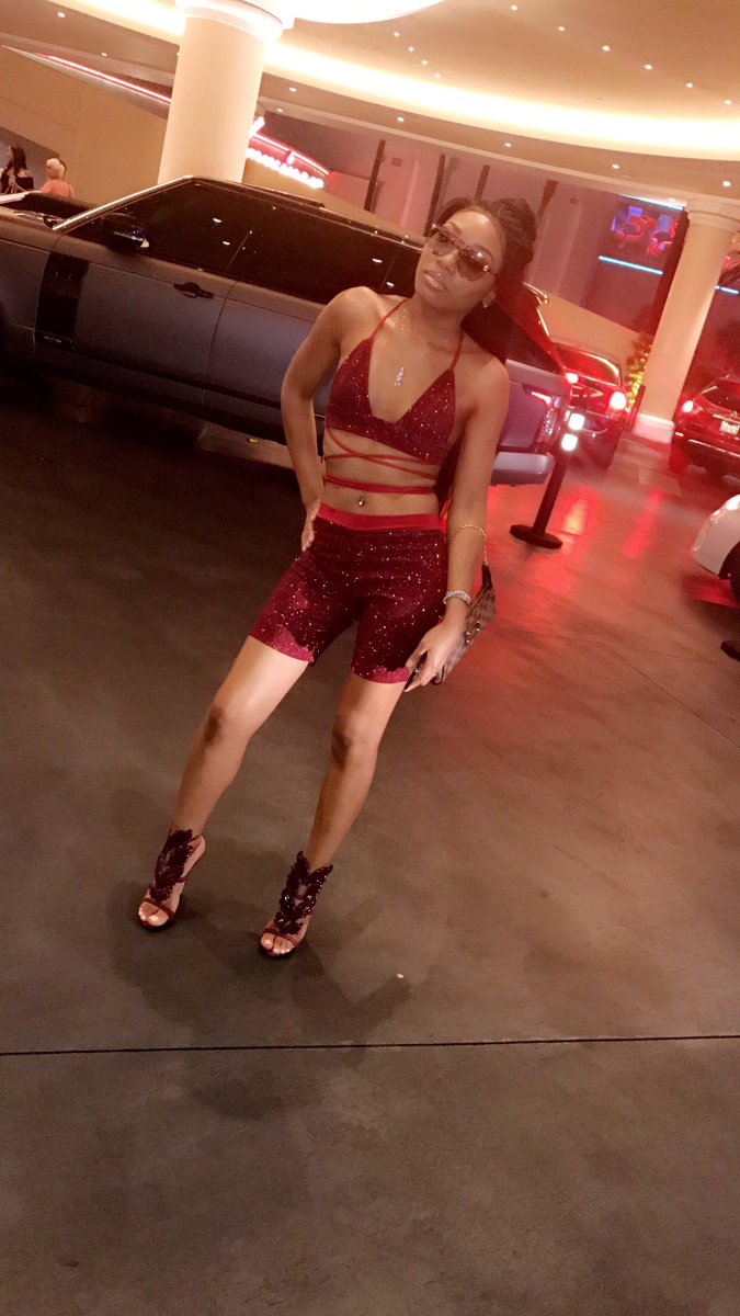 DiamondInParis's tweet photo. Baddie✨ https://t.co/MiYf3iC8B4