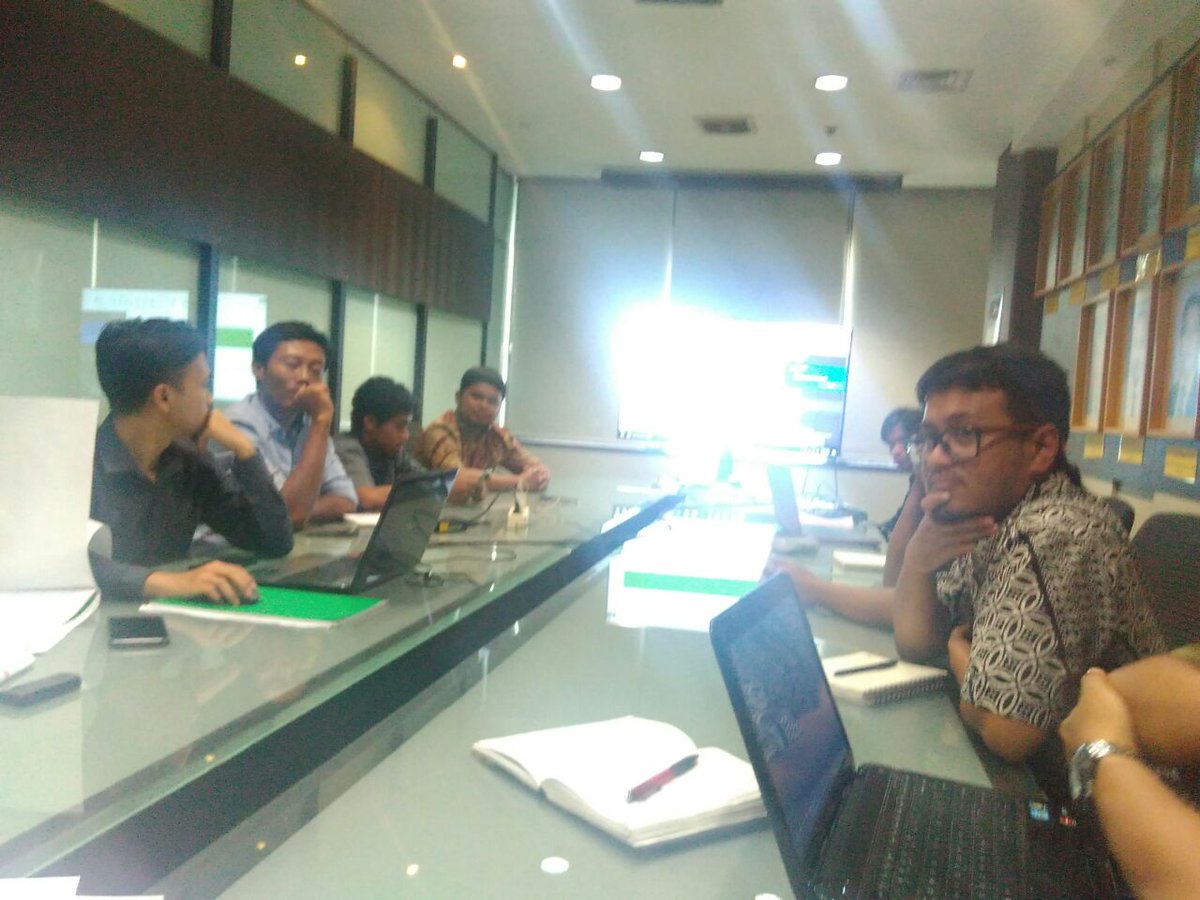 SeknasKPA's tweet photo. Mendorong @KementerianLHK laksanakan Lokasi Prioritas Reforma Agraria (LPRA) kawasan hutan. Senin, (28/8). #LPRA #TanahuntukRakyat https://t.co/JVX0rFDQf7