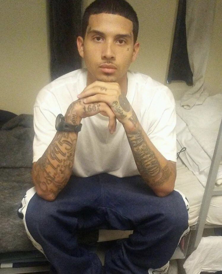 _BarberG_'s tweet photo. FREE THE REAL!! My mf Brother #OZONE ✌🏽👍🏽 love you bro the Family miss you! https://t.co/6MR1yfI5IU