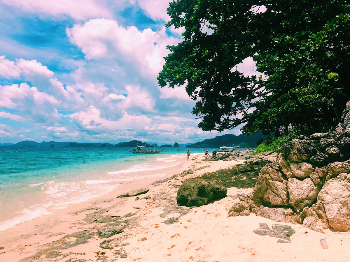 doabunk's tweet photo. Fun in the Philippine sun! #elnido #palawan https://t.co/OMenVVAVsT