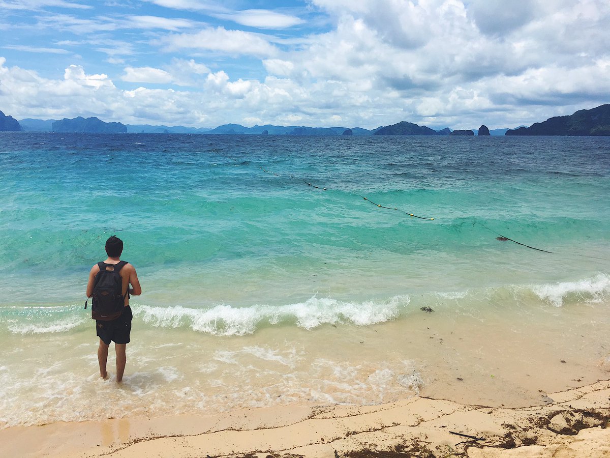 doabunk's tweet photo. Fun in the Philippine sun! #elnido #palawan https://t.co/OMenVVAVsT